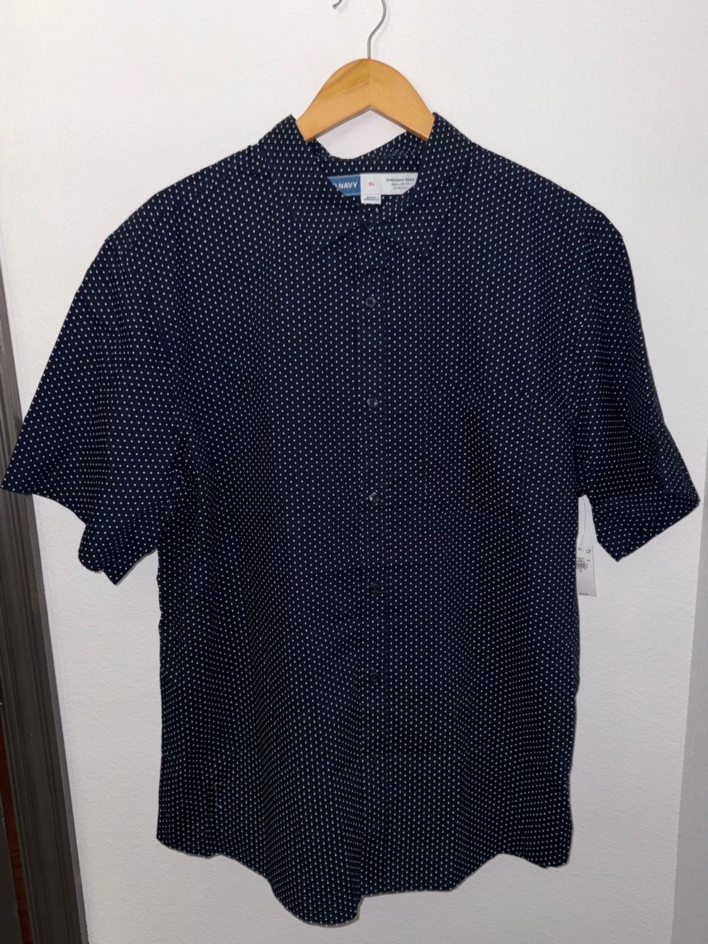 Old Navy Men's‎ Navy Short-Sleeve Button-Down with White Dot Print
